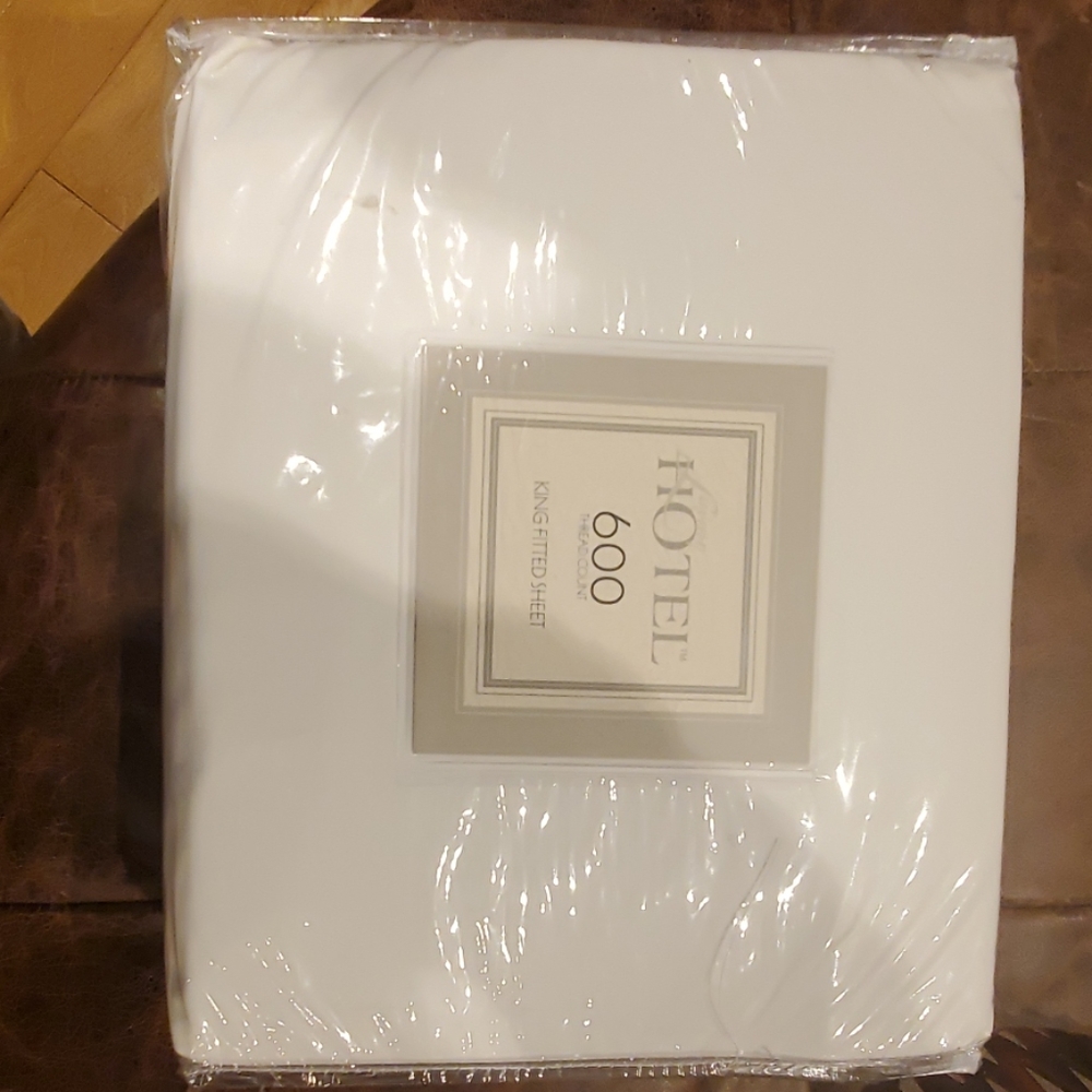 One King Fitted Sheet from Luxury Hotel